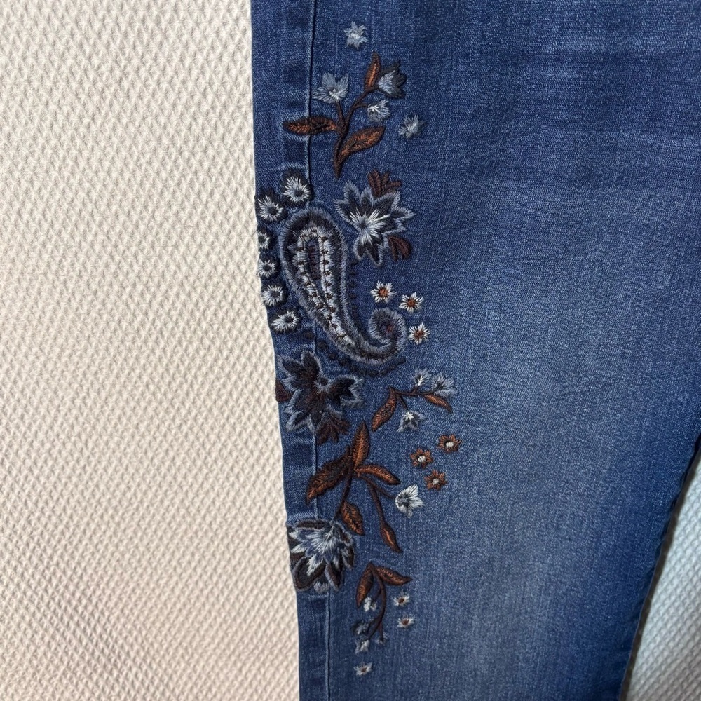 CLEO Sz 8P Sofia Straight Leg Mid Dark Wash Embroidered Blue Jeans NEW WITH TAGS - Picture 8 of 13